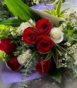 Red and White roses Bouquet